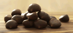 castanhas-quentes-boas-e-nutritivas.gif